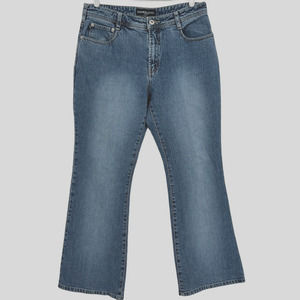 Express Jeans Women's Mid Rise Boot Cut Stretch Denim Jeans 11/12 Short